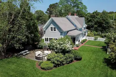 Image de Gorgeous Traditional Home, Modern Amenities, Downtown Harwichport!