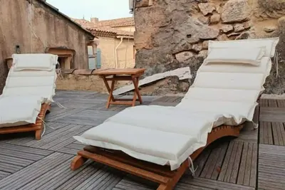 Image de Jolie maison de village avec belle terrasse d'été