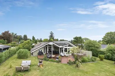Image de Belle maison à Dronningmølle avec Wi-Fi