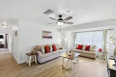 Image de 4-Bd, 2-Ba Home Retreat, Laundry, Backyard