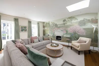 Image de Three level home, balcony, quiet neighborhood, Kensington