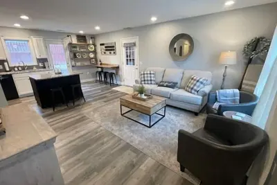 Image de The Fieldhouse a Simply Charming property\n\n