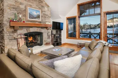 Image de Ski-in/out luxury condo. Best in the complex. Outdoor pool and hot tubs! !