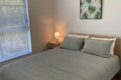 Image de Close to Beach! ! renovated 2 bdr unit, quiet area only 400mtre to patrolled beach