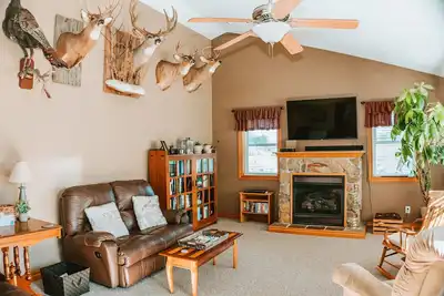 Image de 35 mins to Seven Springs/Hidden Valley, 23 mins to Flight 93 National Memorial