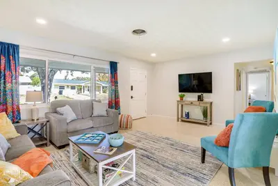 Image de Clearwater Oasis: Gas Grill, Beach Chairs & More!