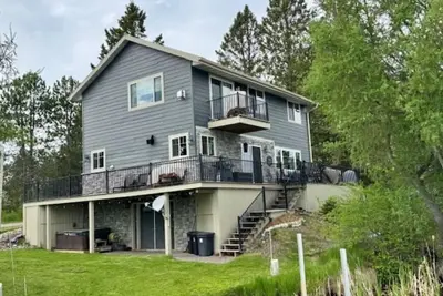 Image de The Lakeside - Hot Tub, Dog Friendly, Trail Acces - Pontoon Rental - On Lake Winter