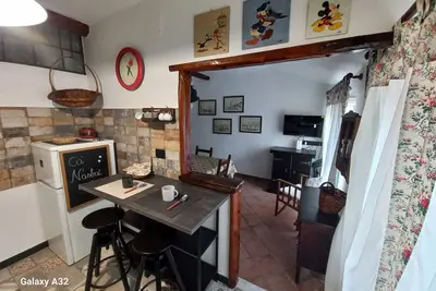 Image de A treasure chest of pleasant surprises in the historic center, just a stone's throw from the sea.
