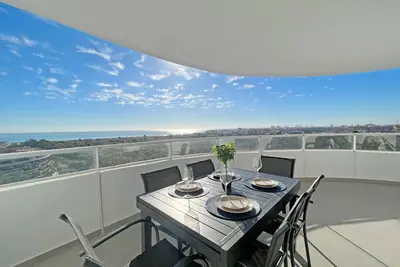 Image de Global Properties: Apartment with large terrace with sea views