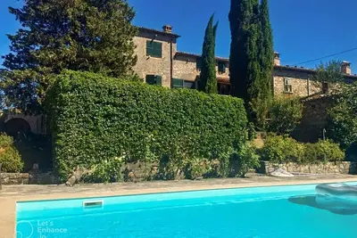 Image de 5 Bedroom Villa in Badia Petroia