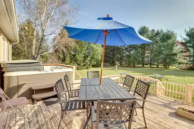 Image de Hot Tub, Sauna & Game Room: Spacious Poconos Gem!