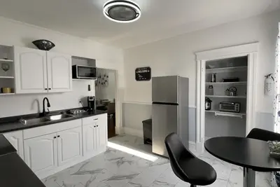 Image de Newly renovated 2 bedroom apartment