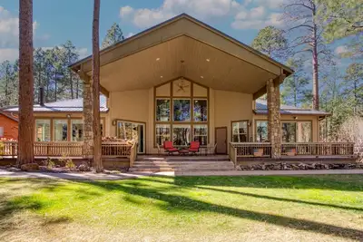 Embrace the Fore Seasons in Pinetop!