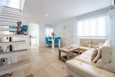 Maison de vacances 'Precioso Chalet A Pie De Playa' avec vue sur mer, Wi-Fi et climatisation