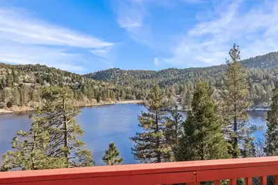 Image de Crestline Chalet: Perfect Lake Gregory Views From Decks, A Family Getaway!