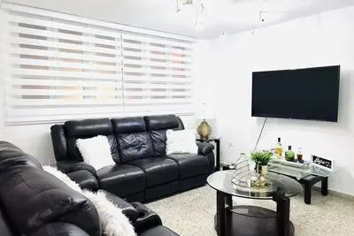 Image de Near Airport, Beach es, Restaurants and Touristic Atractions/a Such Gem