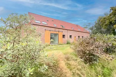Image de Belle ferme pour groupes avec piscine intérieure