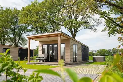 Image de Unwind in your own sauna and jacuzzi!