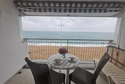 Image de Villas Cosette Apartamento Ely Palace 3-6 / Acogedor apartamento en el centro de Platja d'Aro (Costa Brava) y a primera linea de mar.  