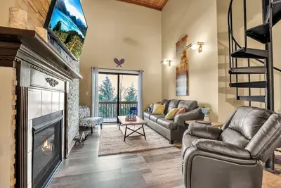Image de Ski In / Ski Out Remolded Condo on Holiday Valley Resort!