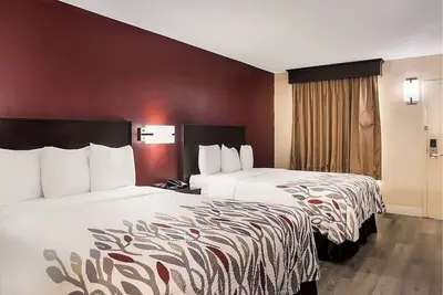 Image de 2 Affordable Units Near Tupelo Buffalo Park & Zoo! Pets Allowed, Free Parking!