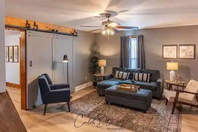 Image de Charming Hillsdale Home - Walking to Campus & Downtown