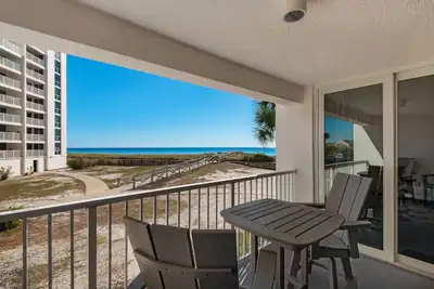 Image de 🌅Beachfront Gulf Views | Shoreline 2023 | Chairs