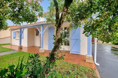 Image de Grande maison pour 10 avec piscine