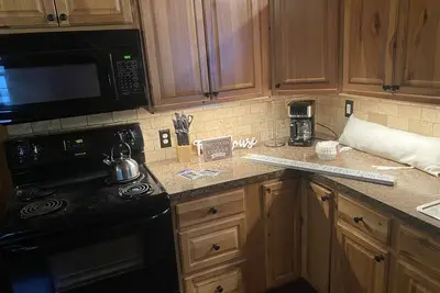 Image de Hocking Hideaway- the perfect tiny home in Hocking Hills!