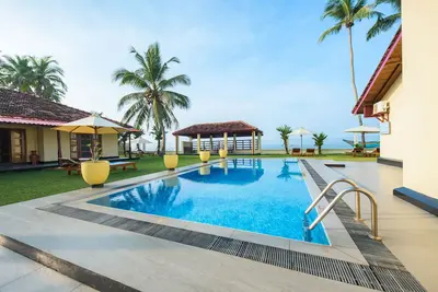Image de Escape to a Coastal Paradise: Your Perfect Getaway by the Beach! Maximum 24 pax