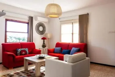 Image de Casa con Bonitas Vistas al mar y la Montaña e Interiores Modernos