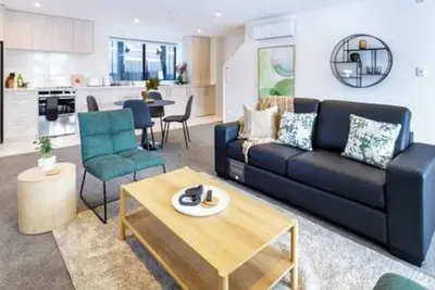Cbd Gem Walk to everything 3 bedroom 2 bath