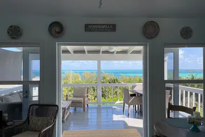 TennesSea Shine. Perfect View for Two. Cozy cottage with amazing views.