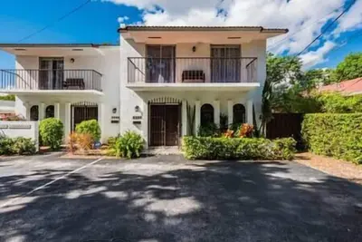 Image de Great Duplex Grove Central: 2 Houses 2 Patios. 5mi to Beach!