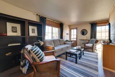 Image de Chic Harrison Home: Walk to Wilson State Park!