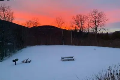 Image de Entire Condo with pools close to Story Land/Skiing\n\n