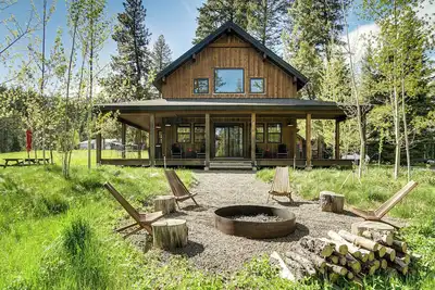 Image de Cozy Cabin Nestled at the Base of Tamarack Resort!