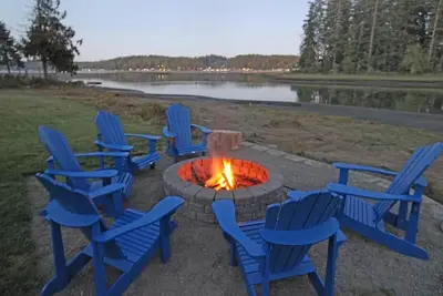 Image de Luxury Waterfront with Hot Tub, Kayaks, Private Floating Dock, Single Story Home