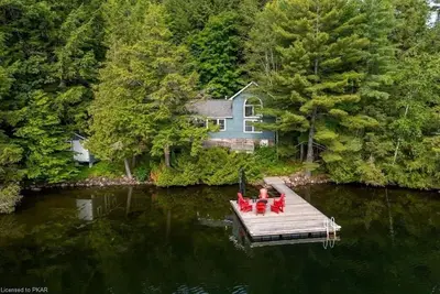 Image de Chandos Lake Waterside Retreat