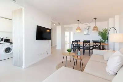 Image de Global Properties: Modern flat with two terraces with sea and mountain views.