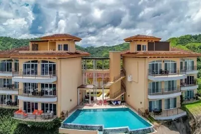 Image de Unbelievable 3br Penthouse with amazing ocean views & private Rooftop patio
