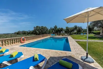 Image de Spacious Family Villa, A/C, Private Pool, Large Garden, Idyllic Setting with Views to Pollenca Bay!