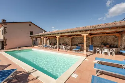 Image de Agritourisme 'Agriturismo Fadanelli - La Cantina' avec piscine partagée, jardin partagé et Wi-Fi
