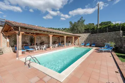 Image de Agritourisme 'Agriturismo Fadanelli - Il Forno' avec piscine partagée