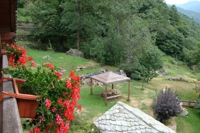 Image de Maison de vacances \"Casa Girod - Il Rustico\" avec vue sur les montagnes, terrasse privée et Wi-Fi