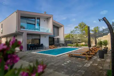 Image de Superbe maison Ă Vrgorac avec WiFi