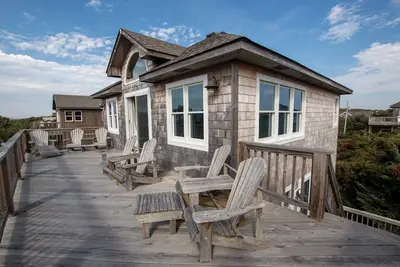 Image de Oceanside, Steps to the Beach, Screened in Porch, Ocean and Sound Views