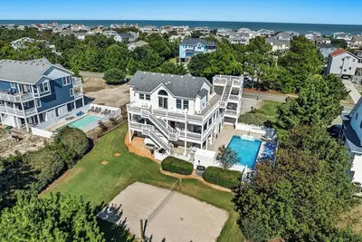 Image de Fun in Paradise | 1375 ft to the beach | Private Pool, Hot Tub, and Dog Friendly