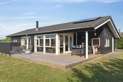 Image de \"Miriam\" - 400m from the sea by Interhome