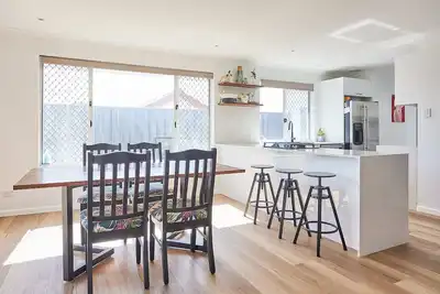 Image de Sunny Scarborough Stay-Freshly Renovated!